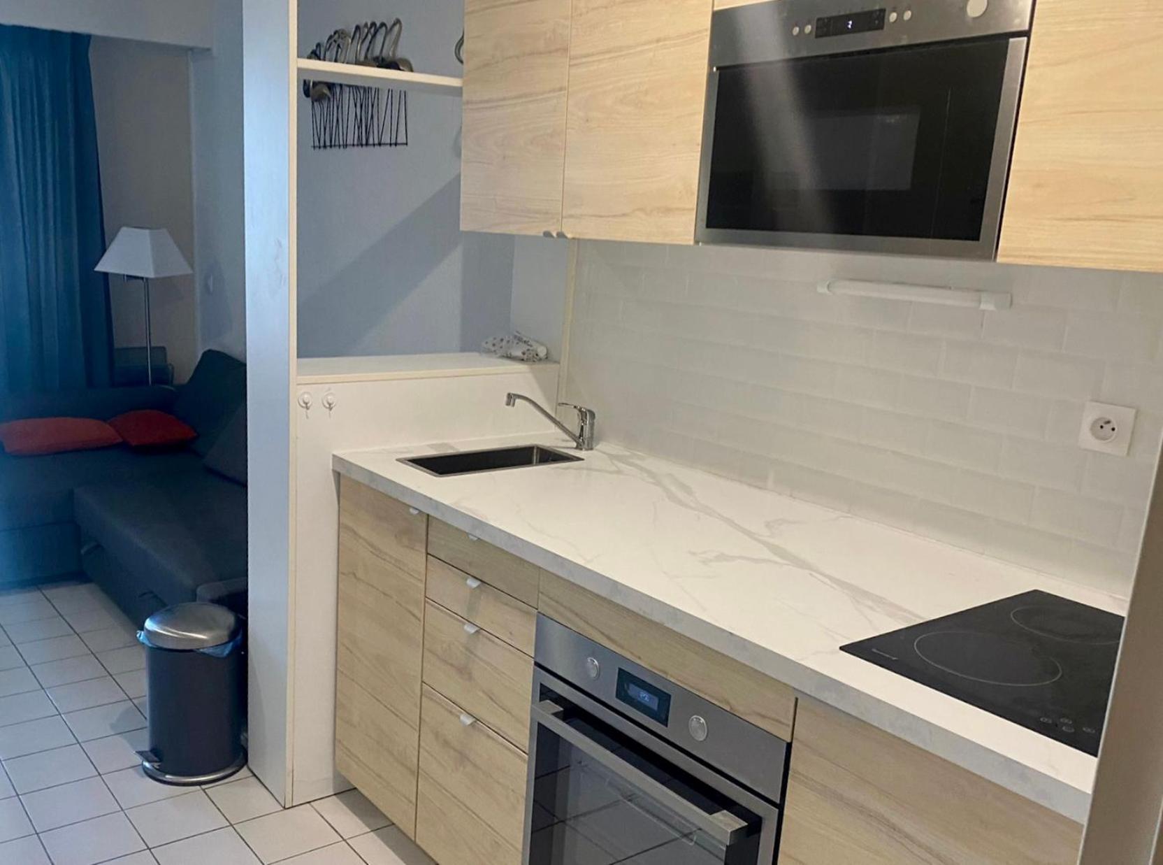 Escape - Bord De Port * Argeles-sur-Mer